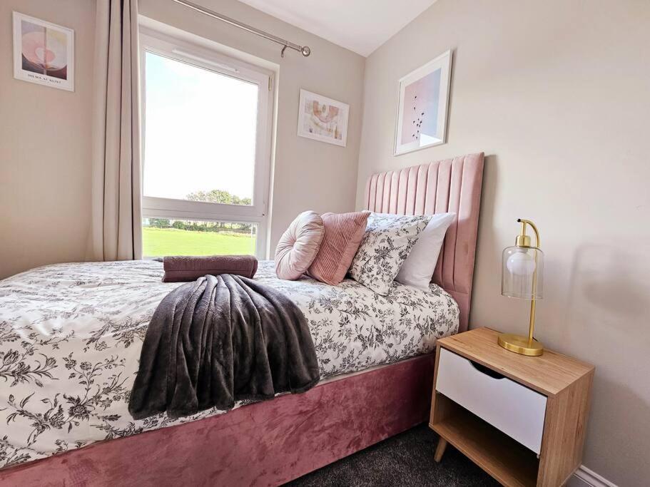 Modern 5 Bedroom Townhouse With Free Parking Glasgow Esterno foto