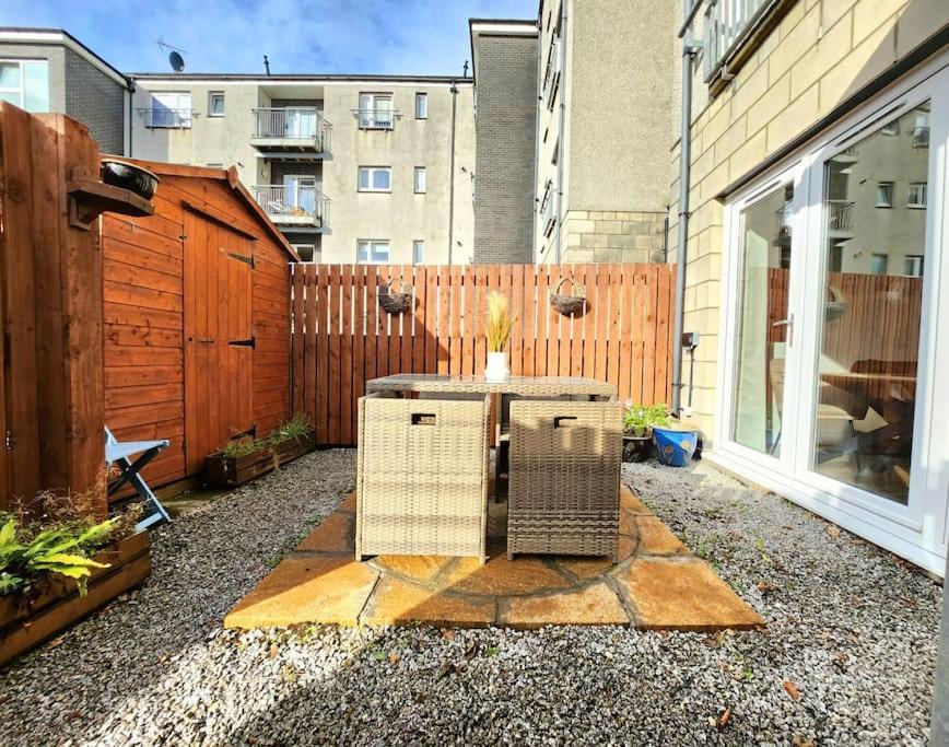 Modern 5 Bedroom Townhouse With Free Parking Glasgow Esterno foto