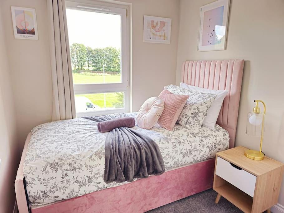 Modern 5 Bedroom Townhouse With Free Parking Glasgow Esterno foto