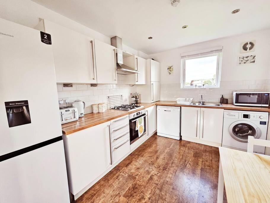 Modern 5 Bedroom Townhouse With Free Parking Glasgow Esterno foto