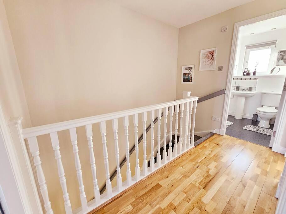 Modern 5 Bedroom Townhouse With Free Parking Glasgow Esterno foto