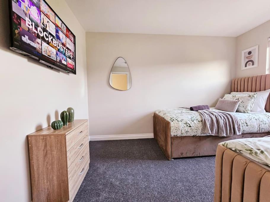 Modern 5 Bedroom Townhouse With Free Parking Glasgow Esterno foto