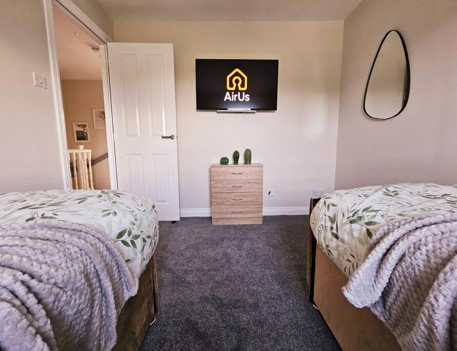 Modern 5 Bedroom Townhouse With Free Parking Glasgow Esterno foto