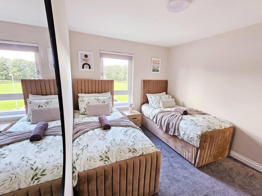 Modern 5 Bedroom Townhouse With Free Parking Glasgow Esterno foto