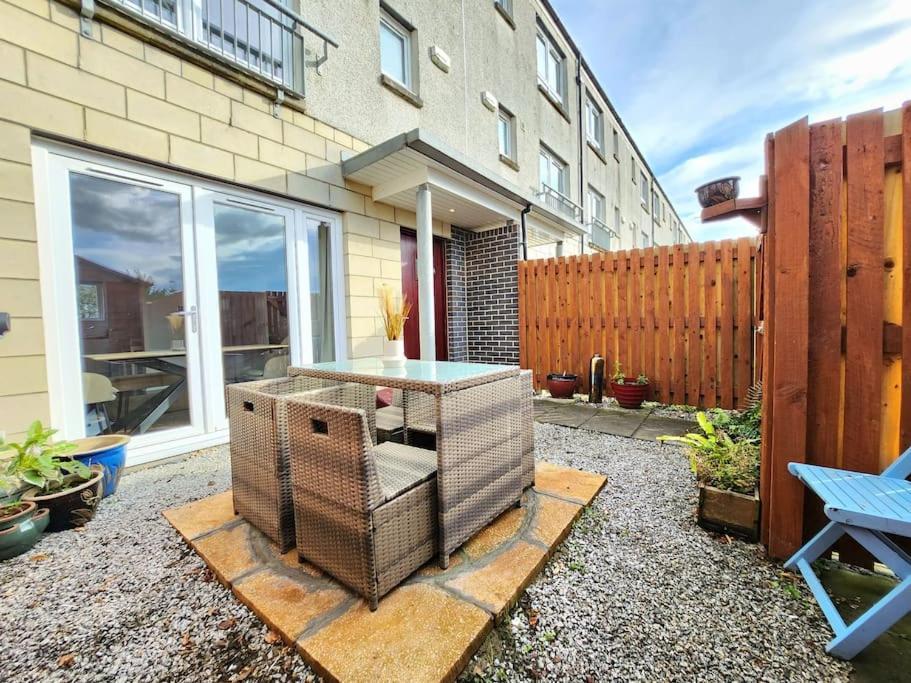 Modern 5 Bedroom Townhouse With Free Parking Glasgow Esterno foto