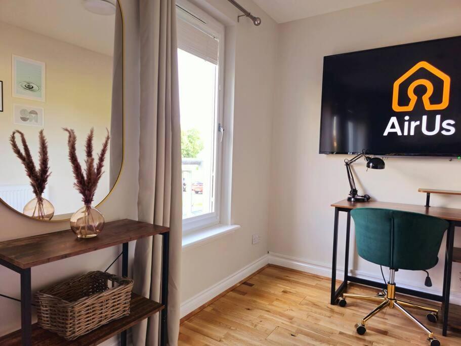 Modern 5 Bedroom Townhouse With Free Parking Glasgow Esterno foto