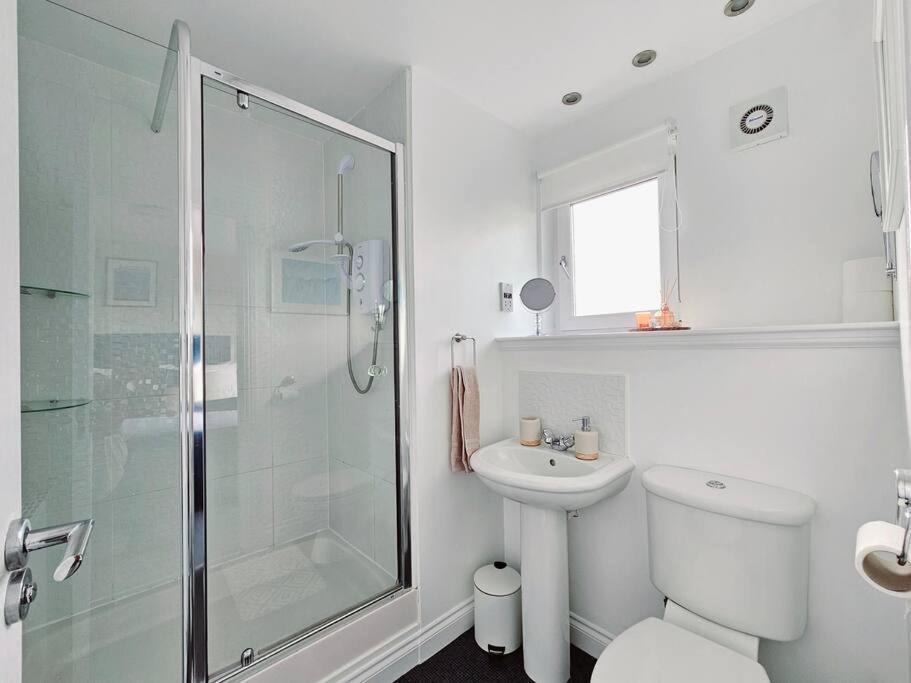 Modern 5 Bedroom Townhouse With Free Parking Glasgow Esterno foto