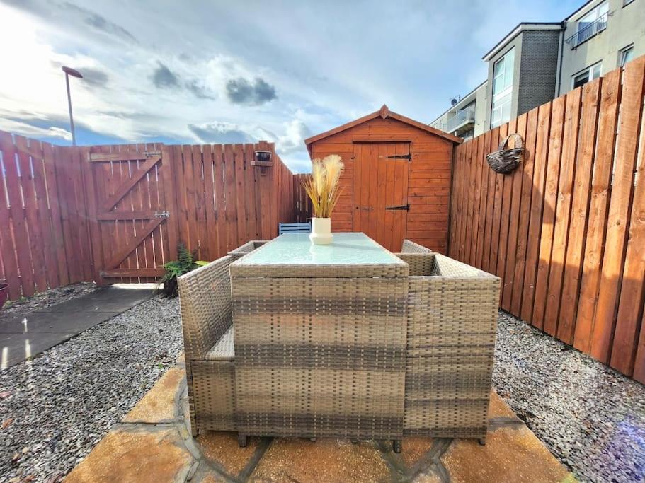 Modern 5 Bedroom Townhouse With Free Parking Glasgow Esterno foto