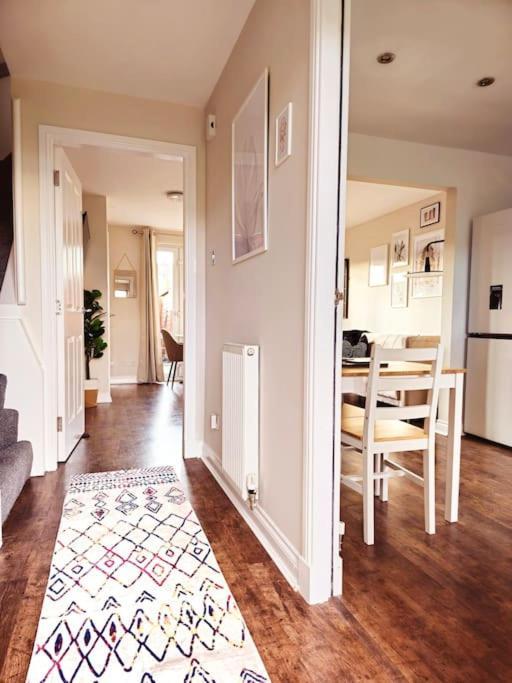 Modern 5 Bedroom Townhouse With Free Parking Glasgow Esterno foto