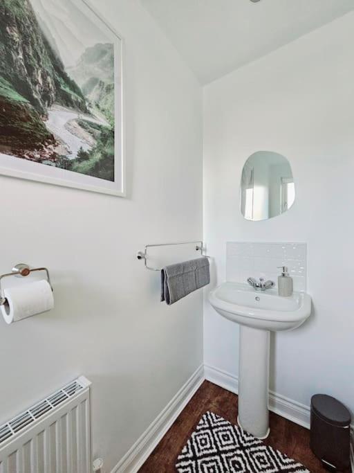 Modern 5 Bedroom Townhouse With Free Parking Glasgow Esterno foto