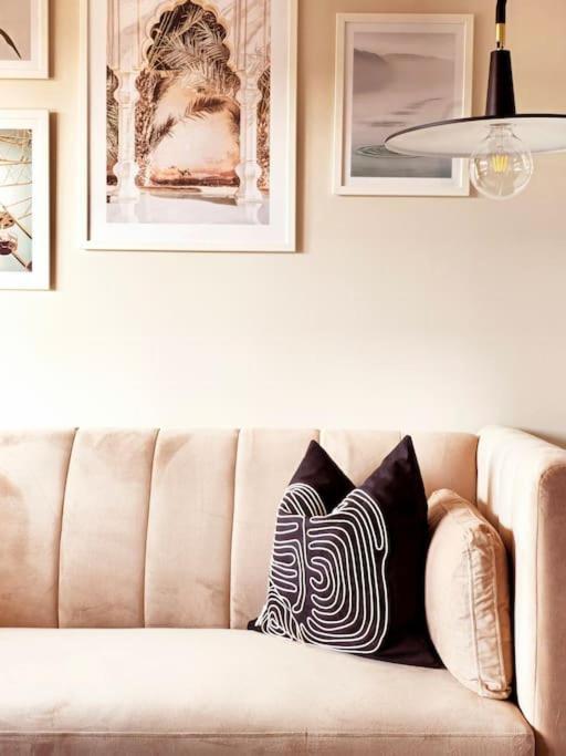 Modern 5 Bedroom Townhouse With Free Parking Glasgow Esterno foto