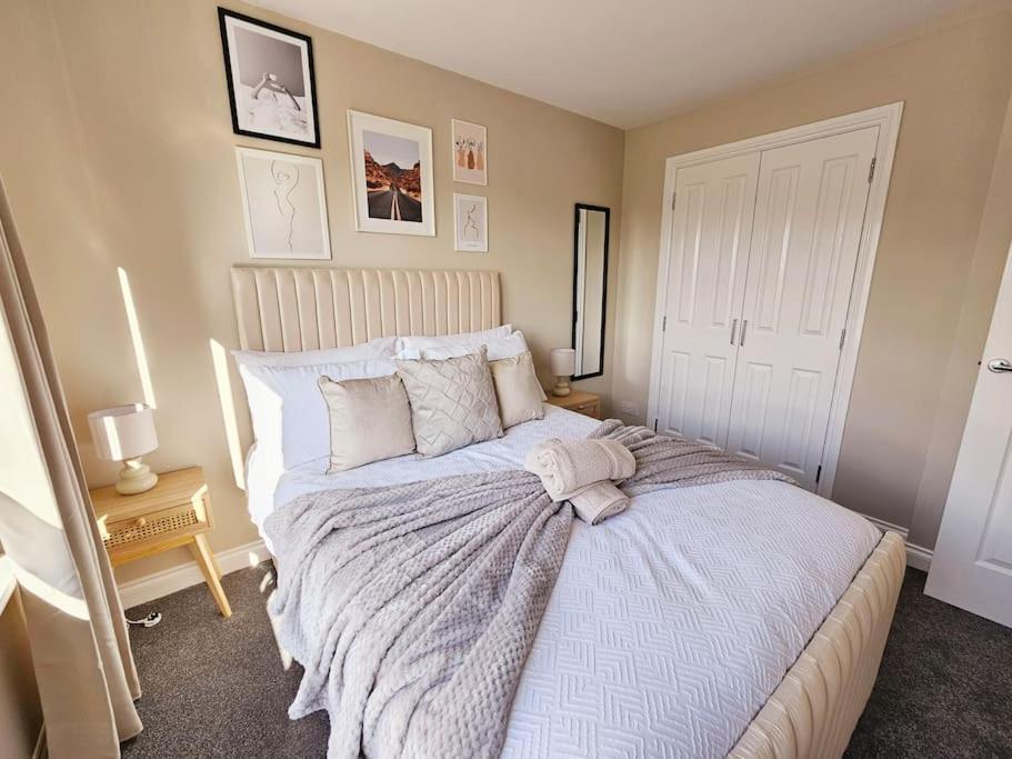Modern 5 Bedroom Townhouse With Free Parking Glasgow Esterno foto