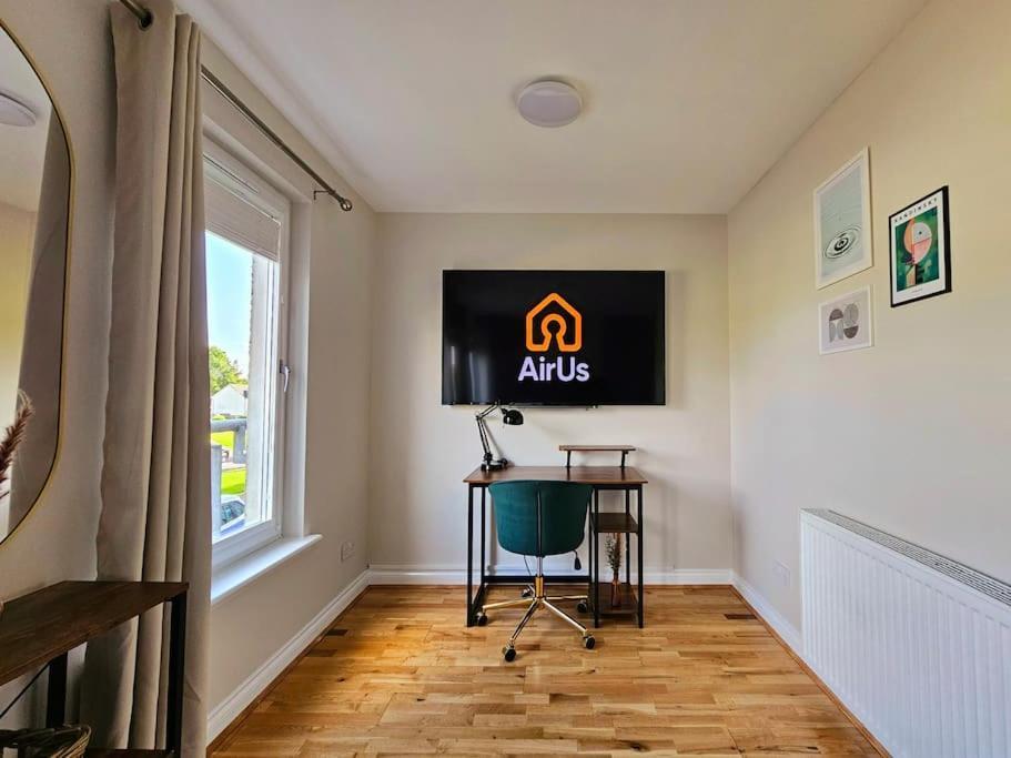 Modern 5 Bedroom Townhouse With Free Parking Glasgow Esterno foto